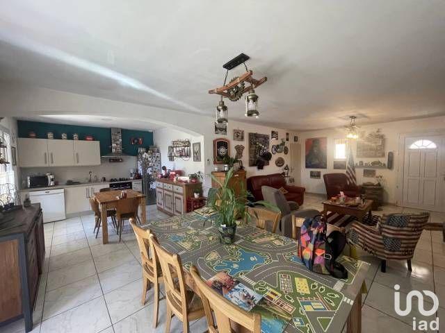 Maison - 200 m² - 8 pièces