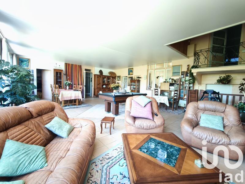 Maison de ville - 270 m² - 11 pièces