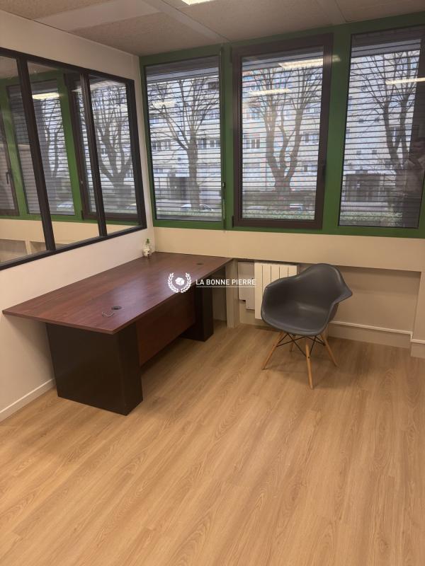 Bureau - 119 m² - 7 pièces