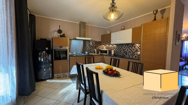 Maison - 213 m² - 6 pièces