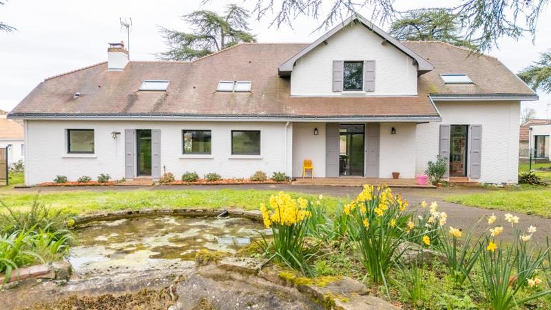 Maison bourgeoise - 290 m² - 12 pièces