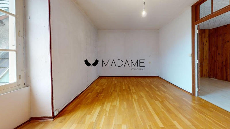 Appartement - 95 m² - 6 pièces