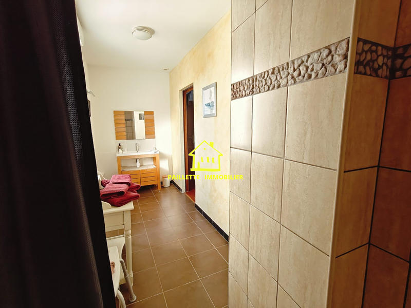 Maison - 210 m² - 8 pièces