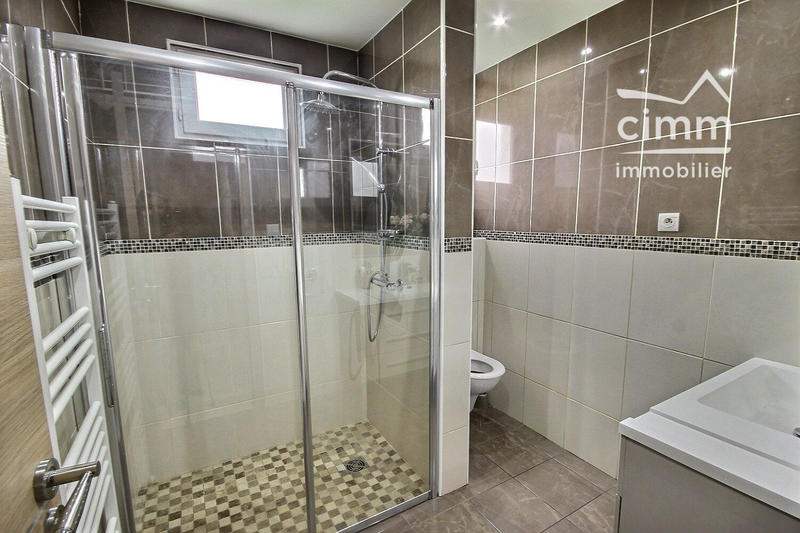 Maison - 169 m² - 9 pièces