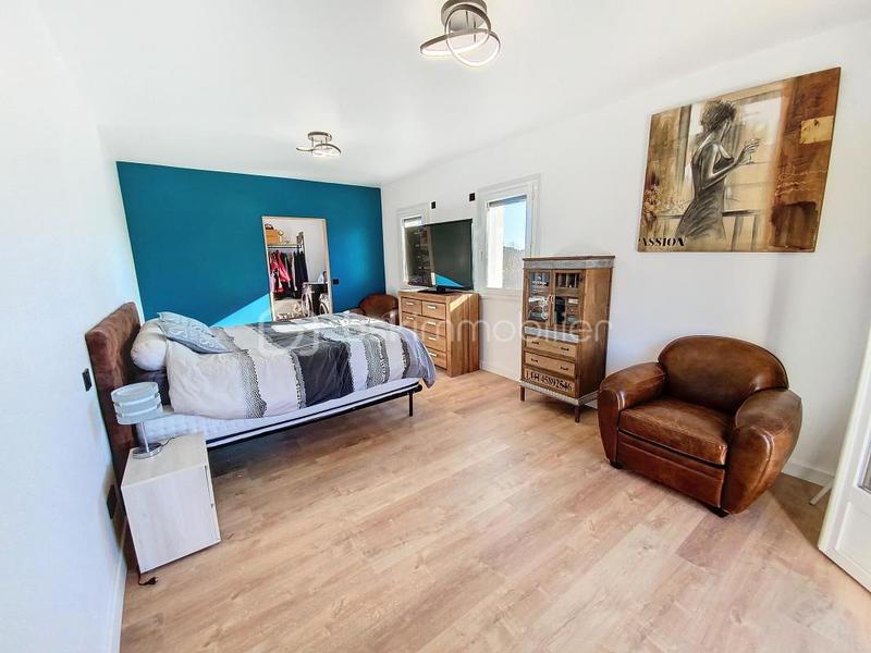 Villa - 245 m² - 6 pièces