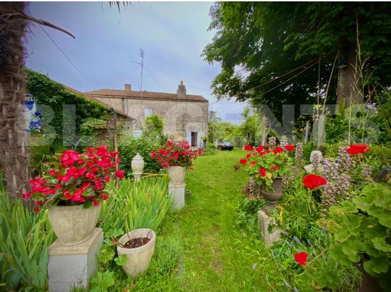 Maison charentaise - 220 m² - 6 pièces