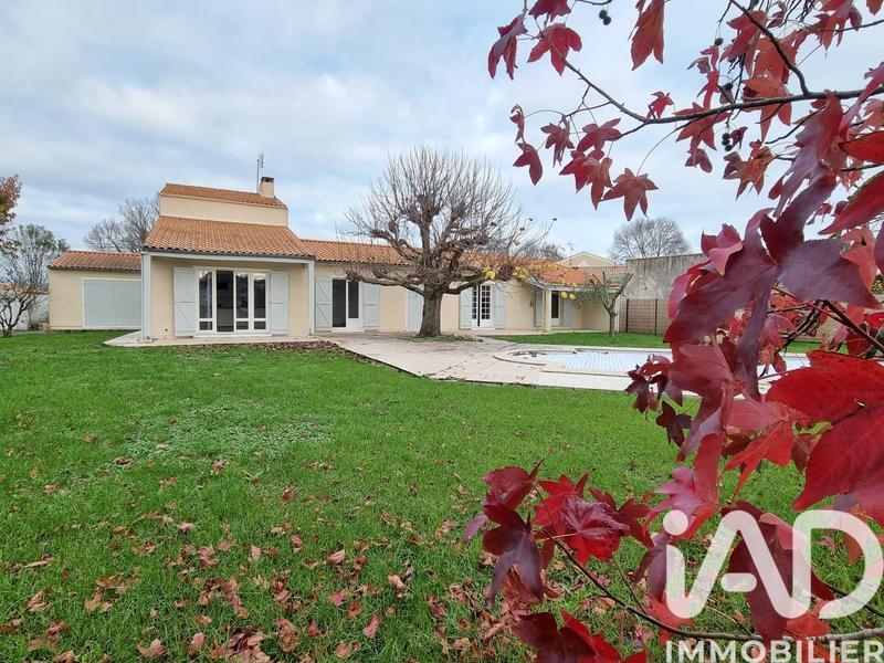 Maison - 220 m² - 7 pièces