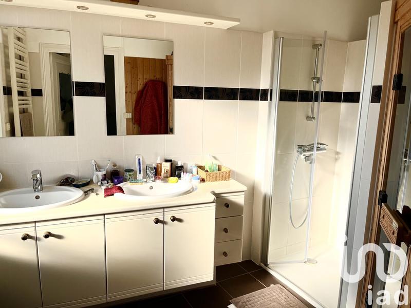 Maison - 180 m² - 7 pièces