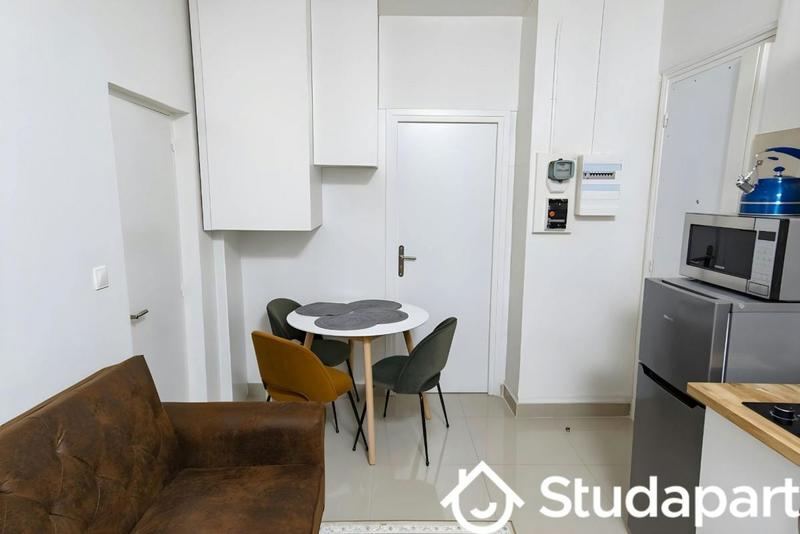 Chambre - 13 m² - 1 pièce