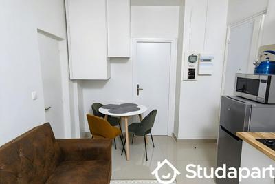 Chambre - 13 m² - 1 pièce