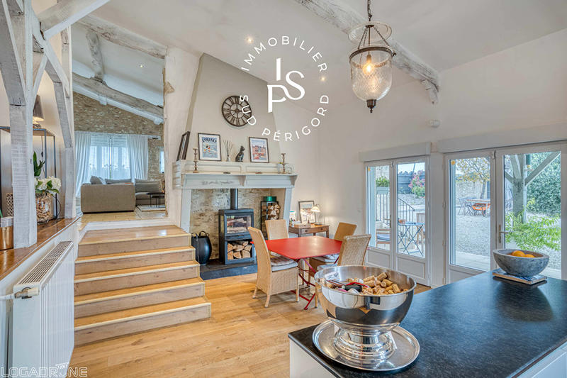 Maison - 200 m² - 5 pièces