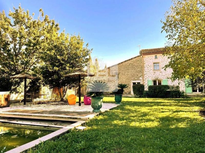 Maison chambre d'hôtes - 354 m² - 9 pièces