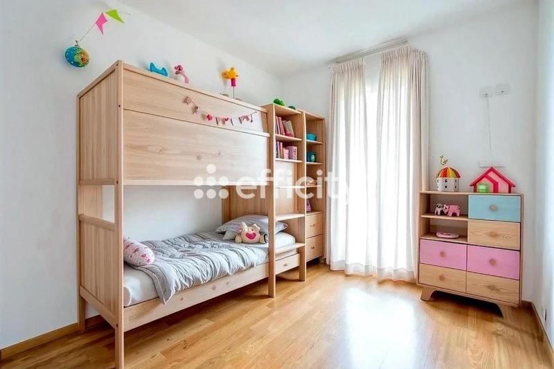 Appartement - 80 m² - 4 pièces