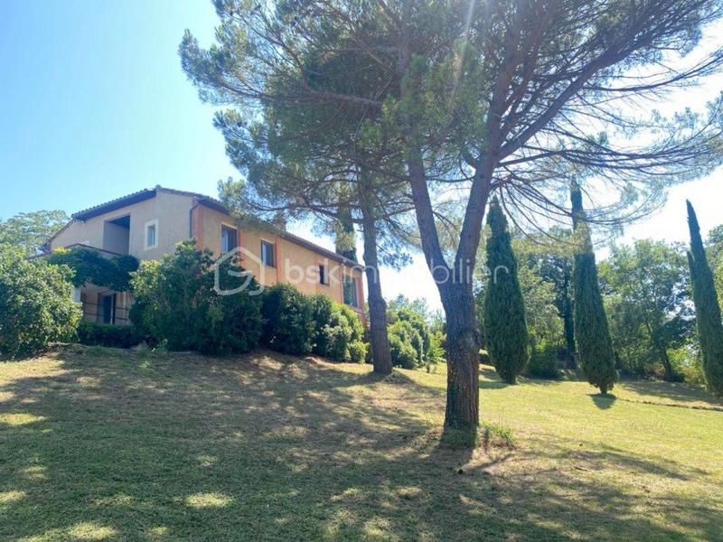 Maison d'architecte - 300 m² - 9 pièces