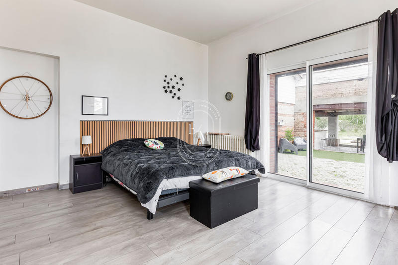 Maison - 297 m² - 12 pièces