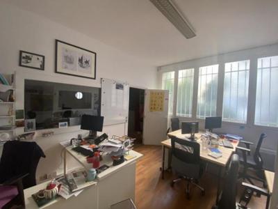 Bureau - 366 m²