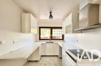 Maison - 88 m² - 4 pièces