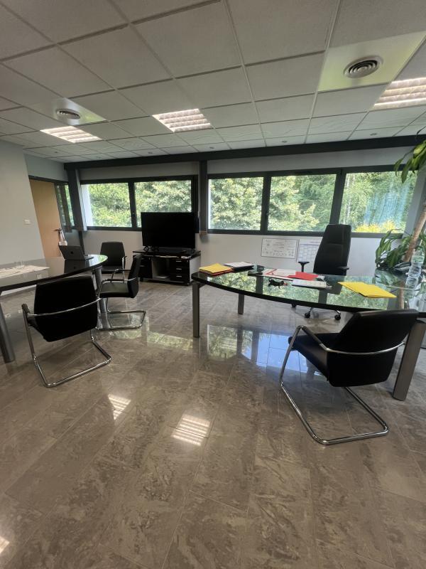 Bureau - 1 200 m²