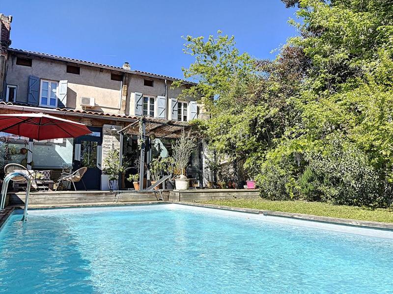 Maison - 200 m² - 5 pièces