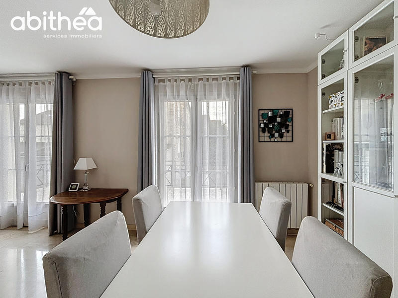 Maison - 98 m² - 6 pièces