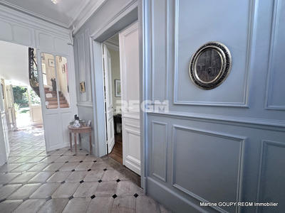 Maison - 290 m² - 11 pièces