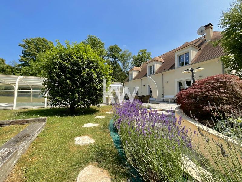 Maison - 245 m² - 6 pièces