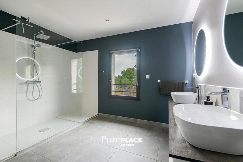 Maison - 180 m² - 7 pièces