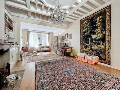 Maison - 276 m² - 9 pièces