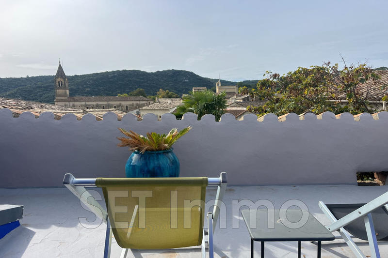 Maison - 222 m² - 7 pièces