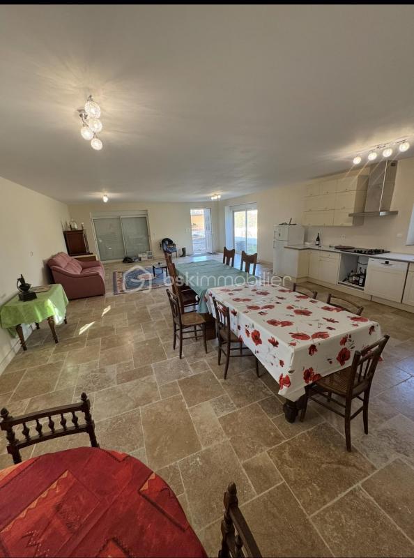 Demeure - 248 m² - 8 pièces