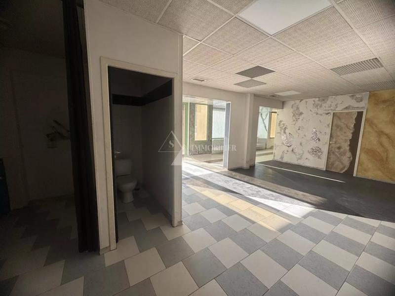 Local commercial - 177 m² - 1 pièce