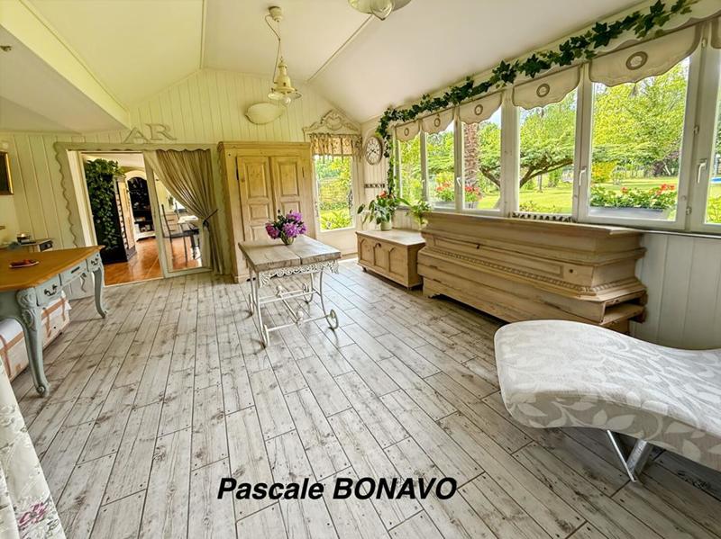 Maison - 324 m² - 13 pièces