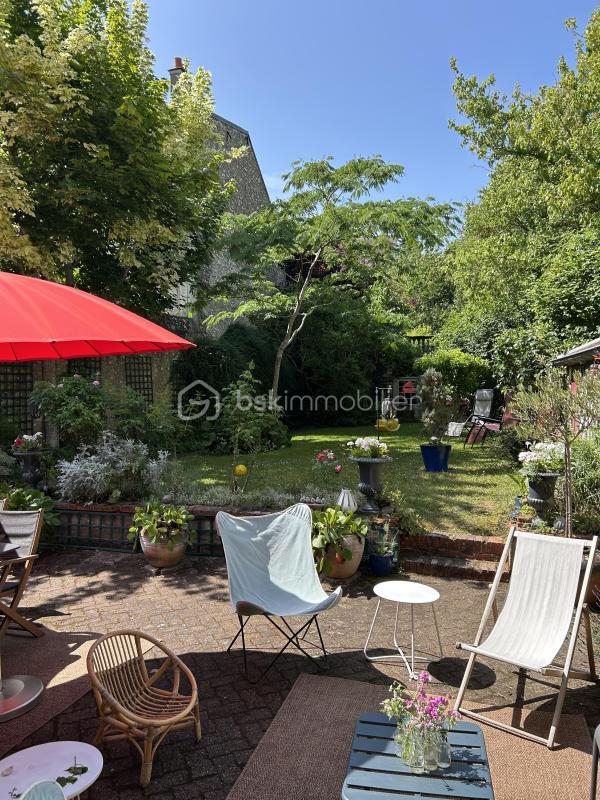 Demeure - 180 m² - 9 pièces