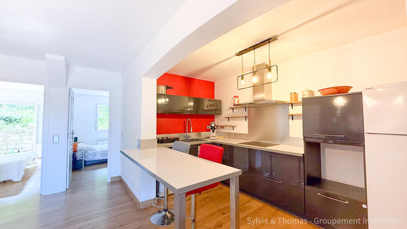 Maison - 370 m² - 14 pièces