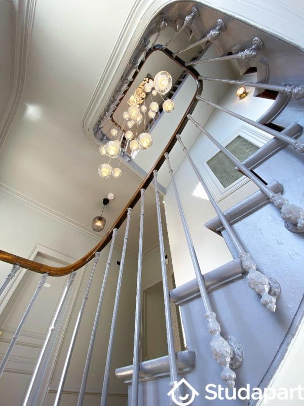 Chambre - 300 m² - 1 pièce