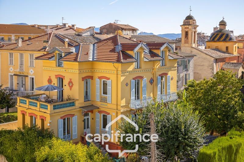 Maison - 323 m² - 10 pièces