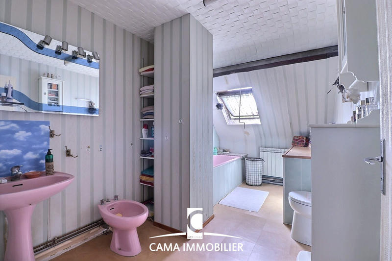 Maison - 170 m² - 7 pièces