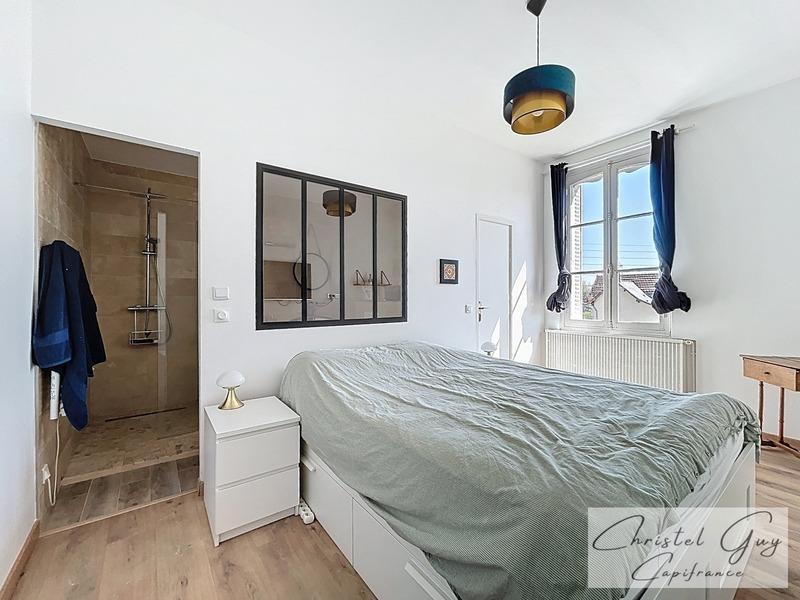 Maison - 224 m² - 7 pièces