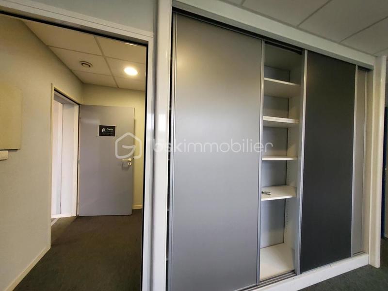 Bureau - 93 m² - 5 pièces