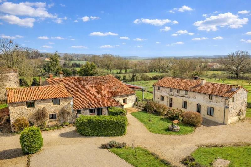 Gîte - 440 m² - 30 pièces