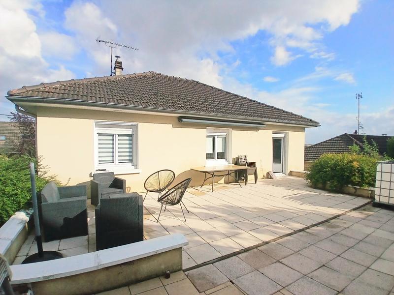 Maison - 82 m² - 6 pièces