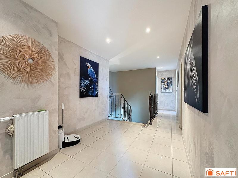 Maison - 226 m² - 7 pièces