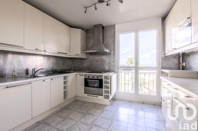 Appartement - 90 m² - 5 pièces