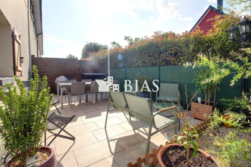 Maison - 111 m² - 4 pièces