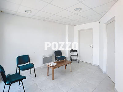 Local commercial - 48 m² - 2 pièces