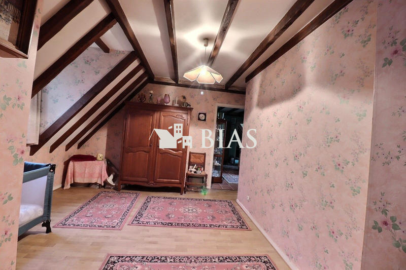 Maison traditionnelle - 180 m² - 7 pièces