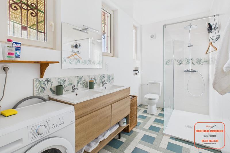 Maison - 204 m² - 6 pièces