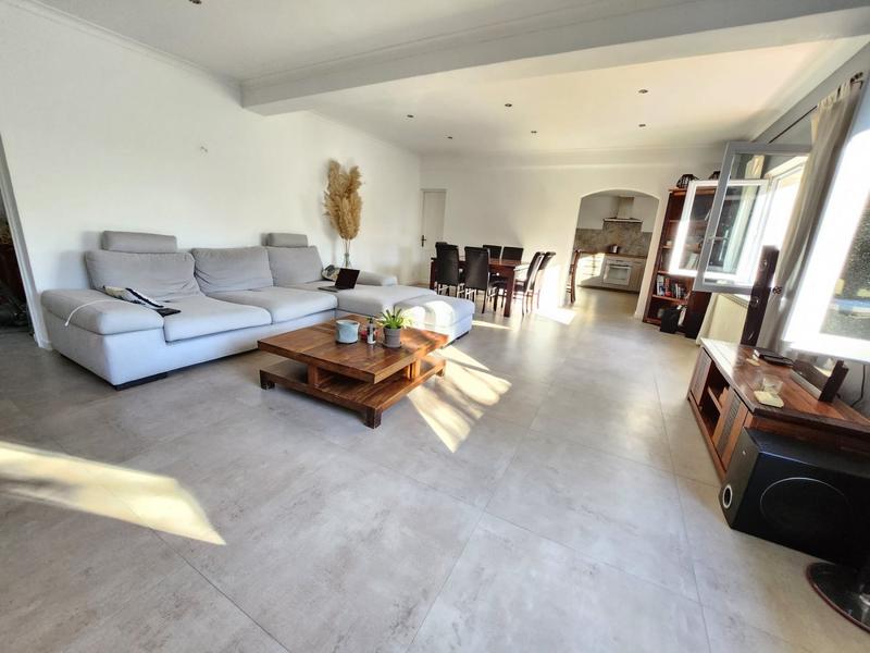 Maison - 200 m² - 8 pièces