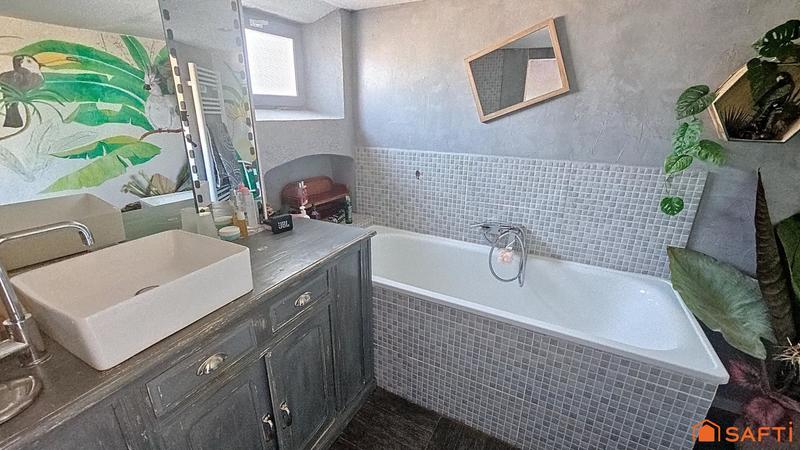 Maison - 284 m² - 9 pièces