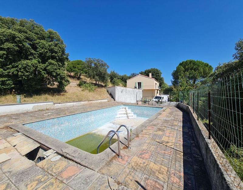 Maison - 195 m² - 8 pièces